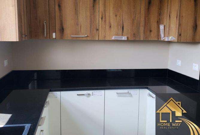 8306600 - Property Image 2