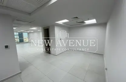 مساحات مكتبية - استوديو - 1 حمام للايجار في بيزنس بلاس - شارع التسعين الشمالي - التجمع الخامس - مدينة القاهرة الجديدة - القاهرة