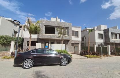 Townhouse - 4 Bedrooms - 3 Bathrooms for sale in Sun Capital - Fayoum Desert road - 6 October City - Giza
