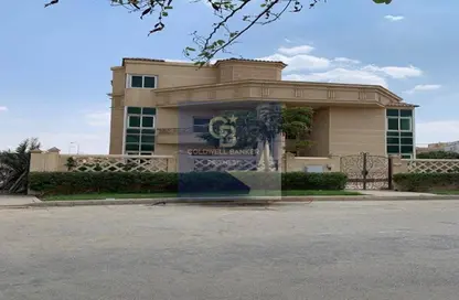 Villa - 7 Bedrooms - 5 Bathrooms for sale in Al Safwa - 26th of July Corridor - 6 October City - Giza