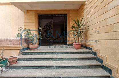 Apartment - 3 Bedrooms - 2 Bathrooms for sale in Al Gezira St. - South Investors Area - New Cairo City - Cairo