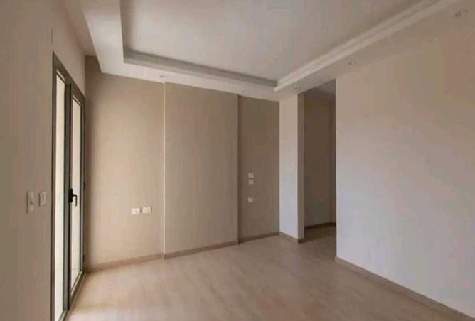 8197941 - Property Image 2