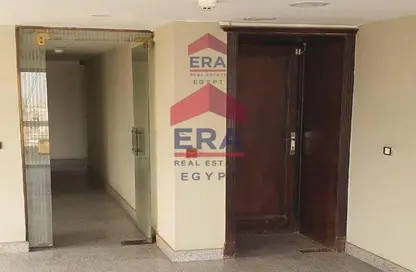 مساحات مكتبية - استوديو - 5 حمامات للبيع في شارع لبنان - المهندسين - الجيزة