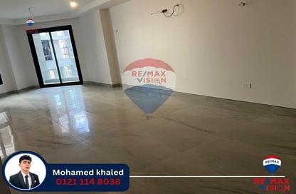 شقة - 3 غرف نوم - 3 حمامات للبيع في ميدان سموحة - سموحة - حي شرق - الاسكندرية