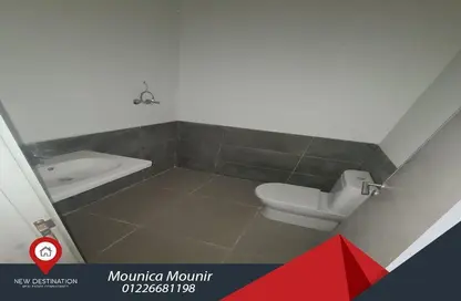 شقة - 3 غرف نوم - 3 حمامات للبيع في كمبوند البروج - كمبوندات الشروق - مدينة الشروق - القاهرة