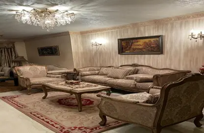 شقة - 3 غرف نوم - 2 حمامات للبيع في شارع عمر ابن الخطاب - حي السفارات - مدينة نصر - القاهرة