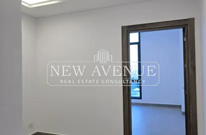 عيادة - استوديو - 2 حمامات للايجار في ميفيدا - كمبوندات التجمع الخامس - التجمع الخامس - مدينة القاهرة الجديدة - القاهرة