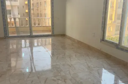 Apartment - 3 Bedrooms - 2 Bathrooms for rent in South Lotus - El Lotus - New Cairo City - Cairo
