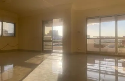 شقة - 2 غرف نوم - 2 حمامات للايجار في شارع احمد فخري - المنطقة السادسة - مدينة نصر - القاهرة