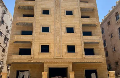 Apartment - 3 Bedrooms - 3 Bathrooms for sale in Al Narges - New Cairo City - Cairo