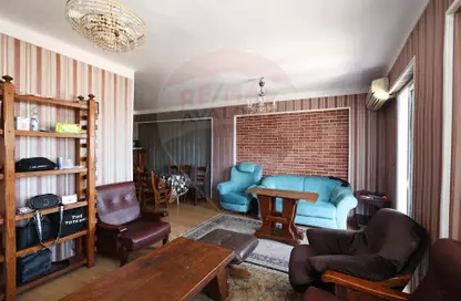 Apartment - 2 Bedrooms - 1 Bathroom for sale in Hassan Ali Ibrahim St. - Azarita - Hay Wasat - Alexandria