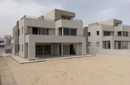 منزل مزدوج - 6 غرف نوم - 7 حمامات للبيع في جولف فيوز - طريق مصر اسكندرية الصحراوي - مدينة 6 أكتوبر - الجيزة