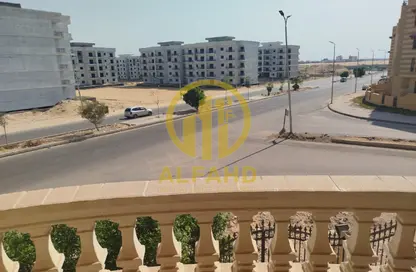 شقة - 3 غرف نوم - 2 حمامات للبيع في شارع الجامعة - الحي التاسع - مدينة العبور - القليوبية