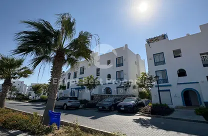 Chalet - 2 Bedrooms - 2 Bathrooms for sale in Mountain View - Ras Al Hekma - North Coast