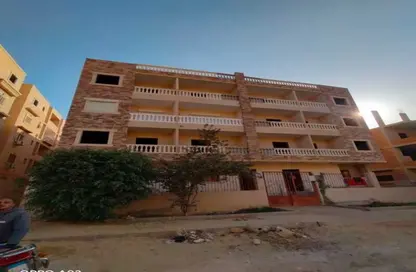 شقة - 3 غرف نوم - 1 حمام للبيع في المجاورة الرابعة - المنطقة الرابعة - مدينة الشروق - القاهرة