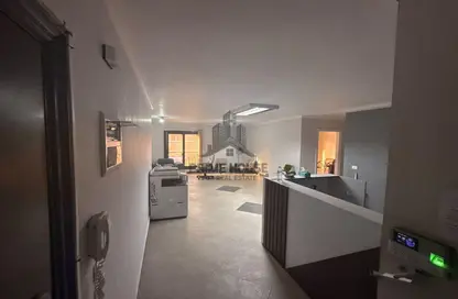 مكتب عمل جماعي - استوديو - 2 حمامات للايجار في شارع كفر عبده - كفر عبده - رشدي - حي شرق - الاسكندرية