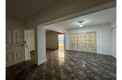 Apartment - 3 Bedrooms - 2 Bathrooms for sale in Moez Al Dawla St. - 6th Zone - Nasr City - Cairo