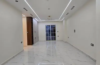 Apartment - 3 Bedrooms - 3 Bathrooms for sale in Gate 4 - Mena - Hadayek El Ahram - Giza