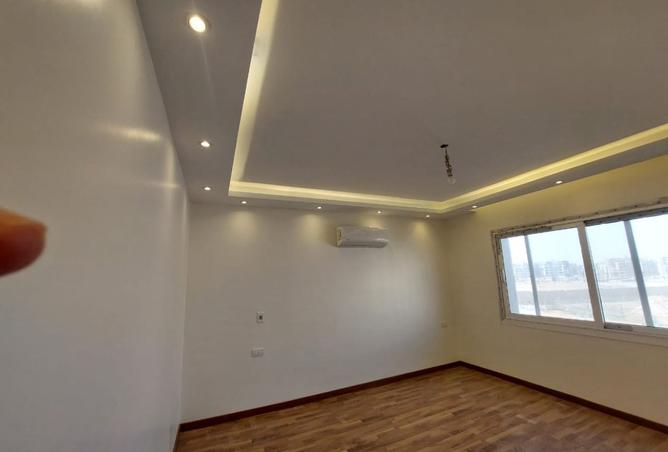 8064942 - Property Image 2