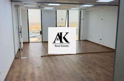Office Space - Studio - 1 Bathroom for rent in Hyde Park Business District Mall - South Teseen St. - The 5th Settlement - New Cairo City - Cairo