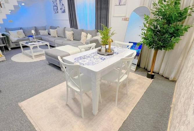 8021143 - Property Image 2