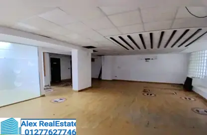 مساحات مكتبية - استوديو - 4 حمامات للايجار في شارع كفر عبده - كفر عبده - رشدي - حي شرق - الاسكندرية