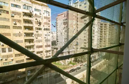 شقة - 3 غرف نوم - 2 حمامات للبيع في سان ستيفانو - حي شرق - الاسكندرية