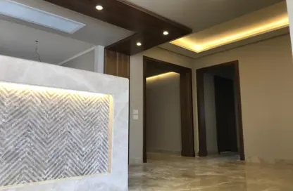 Apartment - 3 Bedrooms - 3 Bathrooms for sale in New Giza - Cairo Alexandria Desert Road - 6 October City - Giza