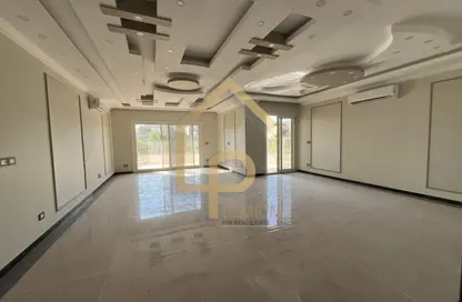منزل مزدوج - 4 غرف نوم - 3 حمامات للايجار في ذا كراون - طريق مصر اسكندرية الصحراوي - مدينة 6 أكتوبر - الجيزة