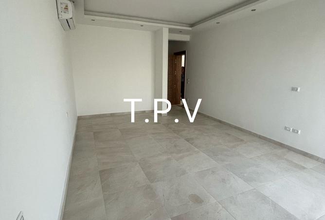 8325011 - Property Image 3