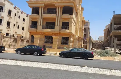 فيلا - 6 غرف نوم - 6 حمامات للبيع في السياحية الاولى - التوسعات الشمالية - مدينة 6 أكتوبر - الجيزة