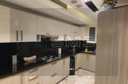 Apartment - 2 Bedrooms - 1 Bathroom for rent in Gardenia Mall St. - The 1st Settlement - New Cairo City - Cairo