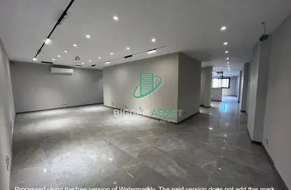 Office Space - Studio - 3 Bathrooms for rent in Cornish El Nile St. - Maadi - Hay El Maadi - Cairo