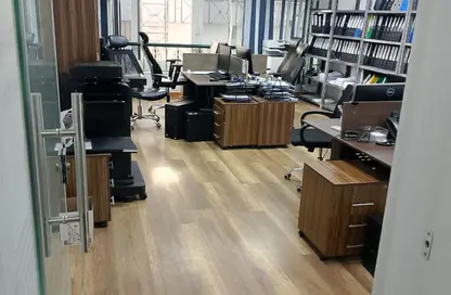 مكتب عمل جماعي - استوديو - 3 حمامات للايجار في شارع مكرم عبيد - المنطقة السادسة - مدينة نصر - القاهرة