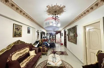 شقة - 3 غرف نوم - 1 حمام للبيع في شارع عمرو النجومي - سيدي بشر - حي اول المنتزة - الاسكندرية