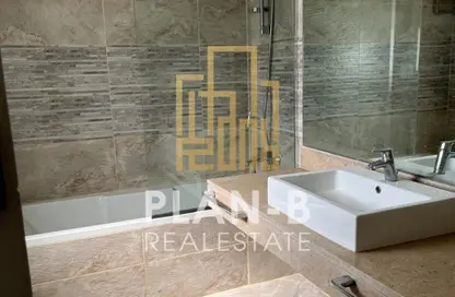 Apartment - 2 Bedrooms - 3 Bathrooms for rent in New Giza - Cairo Alexandria Desert Road - 6 October City - Giza
