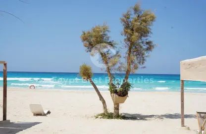 منزل مزدوج - 6 غرف نوم - 6 حمامات للبيع في بيت البحر - سيدي حنيش - الساحل الشمالي
