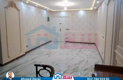 شقة - 3 غرف نوم - 2 حمامات للايجار في شارع محمد فوزي معاذ - سموحة - حي شرق - الاسكندرية