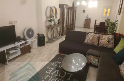Apartment - 3 Bedrooms - 1 Bathroom for rent in Al Geish Road - Cleopatra - Hay Sharq - Alexandria
