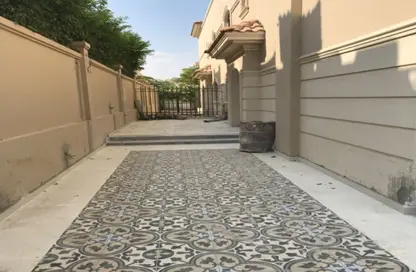 فيلا - 4 غرف نوم - 4 حمامات للايجار في الباتيو 5 - الباتيو - كمبوندات الشروق - مدينة الشروق - القاهرة