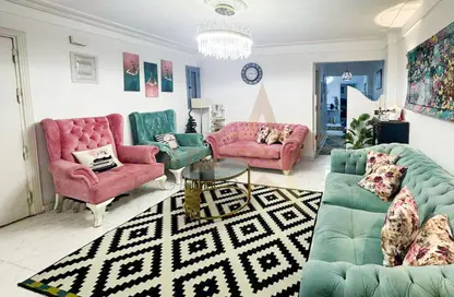 Apartment - 3 Bedrooms - 1 Bathroom for sale in Camp Chezar - Hay Wasat - Alexandria