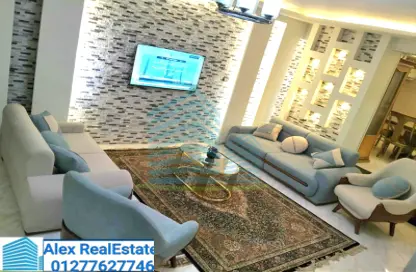 Apartment - 2 Bedrooms - 2 Bathrooms for rent in Al Geish Road - Camp Chezar - Hay Wasat - Alexandria