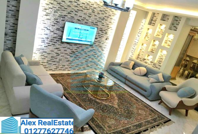 8008404 - Property Main Image