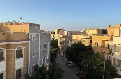 بناية كاملة - 8 غرف نوم - 8 حمامات للبيع في السياحية الاولى - التوسعات الشمالية - مدينة 6 أكتوبر - الجيزة