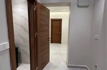 شقة - 2 غرف نوم - 2 حمامات للبيع في 6 ويست - بيفرلي هيلز - كمبوندات الشيخ زايد - الشيخ زايد - الجيزة