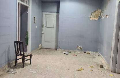 شقة - 4 غرف نوم - 3 حمامات للايجار في شارع صلاح الدين - ميدان الجامع - مصر الجديدة - القاهرة
