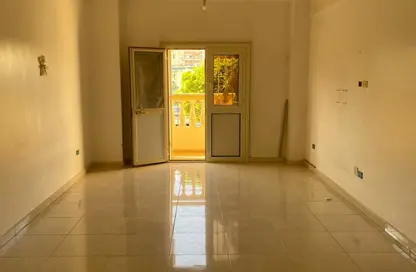 Apartment - 2 Bedrooms - 1 Bathroom for rent in El Narges Buildings - Al Narges - New Cairo City - Cairo