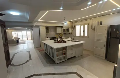 Apartment - 3 Bedrooms - 3 Bathrooms for sale in Al Orouba St. - Almazah - Heliopolis - Masr El Gedida - Cairo
