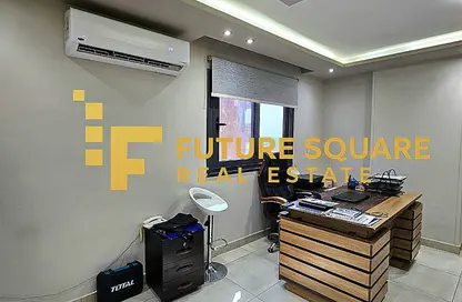 Office Space - Studio - 3 Bathrooms for rent in Rayhanah Plaza - Zahraa El Maadi - Hay El Maadi - Cairo