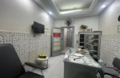 عيادة - استوديو - 2 حمامات للبيع في شارع نخله المطيعي - ميدان تريومف - النزهة - القاهرة